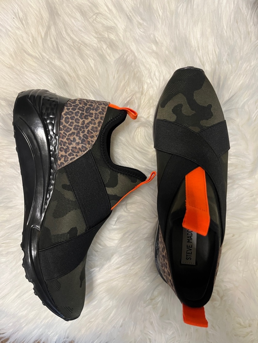 Steve Madden Cryme Black & Olive Slip-On Sneakers with Orange Pull Tabs Size 9